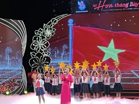 "Hoa tháng Bảy"- Chương trình nghệ thuật tri ân các anh hùng, liệt sĩ