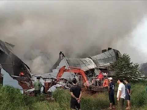 Cháy lớn tại công ty sản xuất hạt điều ở Bình Phước