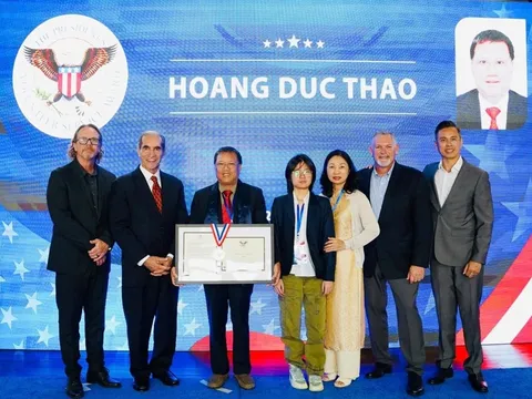 Nhà khoa học Việt Nam nhận Giải thưởng “Phụng sự tình nguyện”