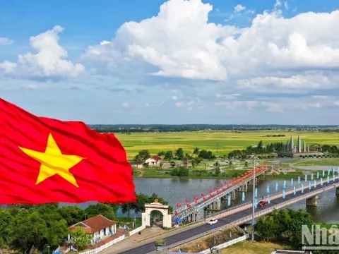 Hướng về lá cờ Tổ quốc để lan tỏa tinh thần dân tộc và tình yêu nước
