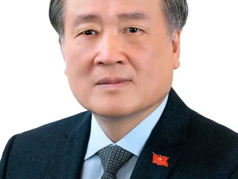 Thủ tướng phân công nhiệm vụ Phó Thủ tướng thường trực Chính phủ Nguyễn Hòa Bình
