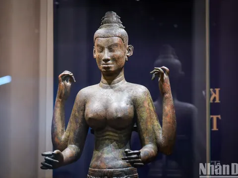 Chiêm ngưỡng tượng đồng Nữ thần Durga và những báu vật Champa