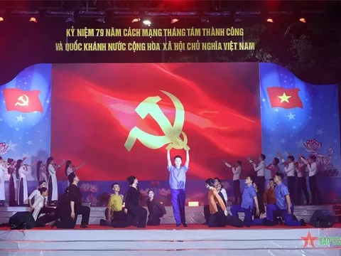 Cần Thơ: Đặc sắc chương trình nghệ thuật "Âm vang mùa thu"