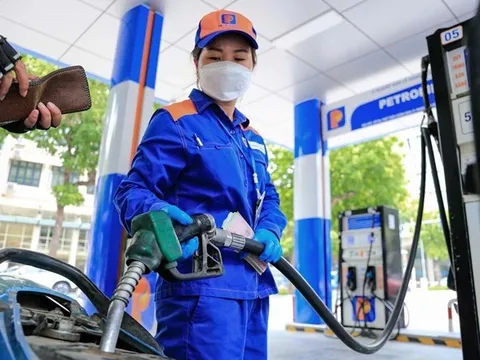 Từ chiều nay (12-9), giá xăng giảm về dưới 20.000 đồng/lít