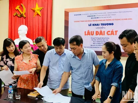 Khởi dựng vở kịch nói “Lâu đài cát”