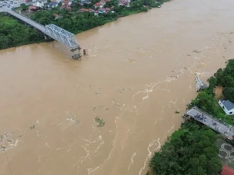 Thủ tướng chỉ đạo khẩn trương nghiên cứu đầu tư xây dựng cầu Phong Châu mới