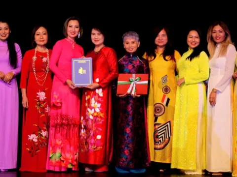 Đưa áo dài Việt Nam đi khắp năm châu