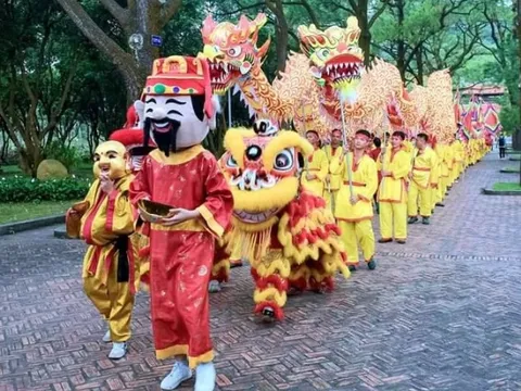 Dâng hương tưởng niệm Anh hùng dân tộc Hưng Đạo Đại vương Trần Quốc Tuấn