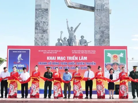 Triển lãm tranh cổ động nâng cao tinh thần xây dựng và bảo vệ chủ quyền Tổ quốc