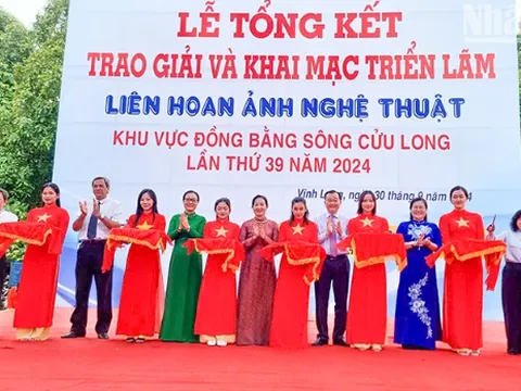 Khai mạc triển lãm Liên hoan ảnh nghệ thuật Đồng bằng sông Cửu Long