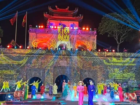 Tinh hoa áo dài hội tụ tại Hoàng thành Thăng Long