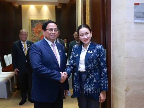 Thủ tướng Phạm Minh Chính gặp Thủ tướng Thái Lan Paetongtarn Shinawatra