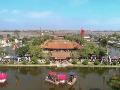 Lễ hội chùa Keo mùa Thu ở tỉnh Thái Bình thu hút đông du khách