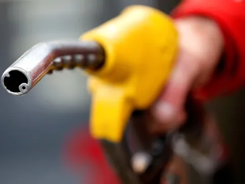 Giá xăng dầu hôm nay (22-10): Trượt nhẹ đầu phiên giao dịch