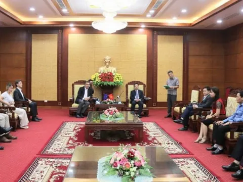 Đoàn Liên minh châu Âu và AFD làm việc tại tỉnh Hòa Bình