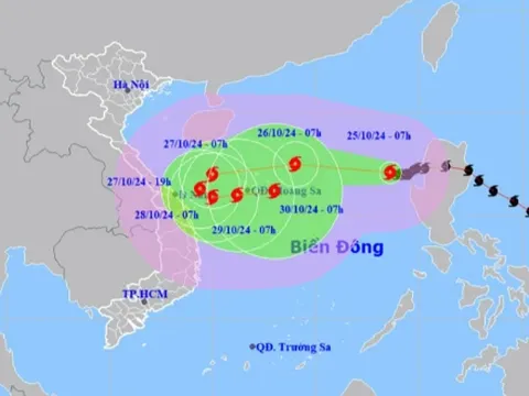 Bão số 6 tiếp tục mạnh lên, hướng đi phức tạp