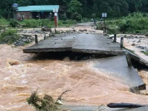 Mưa lớn kéo dài, cảnh báo lũ quét, sạt lở tại 6 tỉnh miền trung