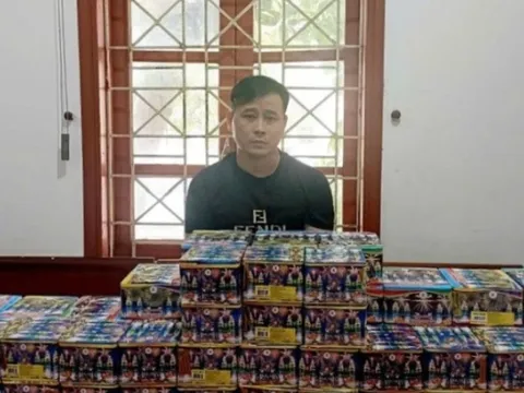Nghệ An: Khởi tố đối tượng mua bán 100kg pháo trái phép