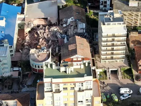 Hàng trăm nhân viên cứu hộ tìm kiếm nạn nhân vụ sập khách sạn tại Argentina