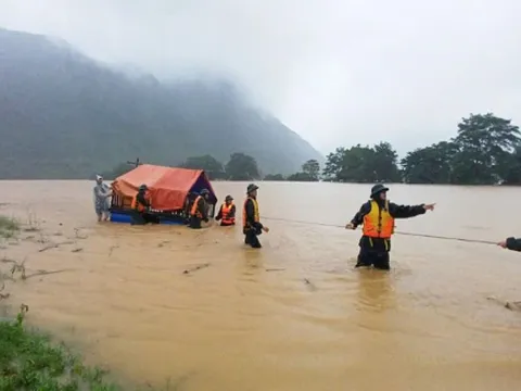 Lũ trên các sông ở Quảng Bình xuống chậm, ngập lụt còn kéo dài