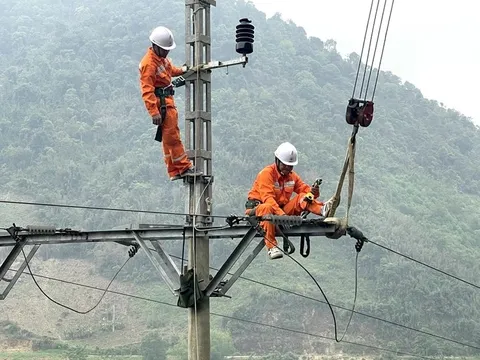 Điều hành giá điện theo lộ trình phù hợp, không "giật cục"