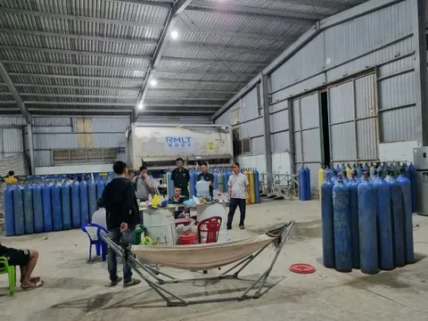Đà Nẵng: Phát hiện, thu giữ hàng trăm bình 'khí cười' không rõ nguồn gốc