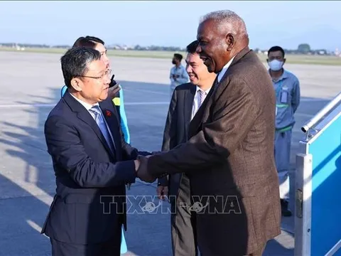 Chủ tịch Quốc hội Chính quyền Nhân dân Cuba Esteban Lazo Hernandez bắt đầu thăm làm việc tại Việt Nam