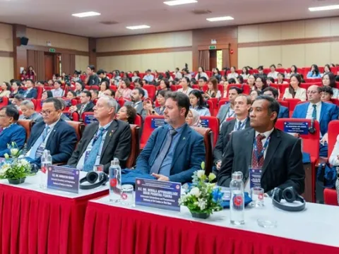 Sinh viên tiếp cận nền giáo dục quốc tế chất lượng cao mà không cần du học