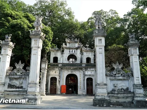 Tạm dừng đón khách tham quan đền Quán Thánh (Hà Nội) để trùng tu