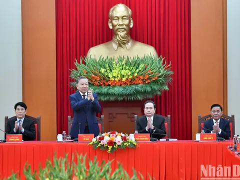 Bộ Chính trị, Ban Bí thư tổ chức hội nghị các đồng chí nguyên lãnh đạo Đảng, Nhà nước góp ý kiến vào các dự thảo văn kiện trình Đại hội XIV của Đảng