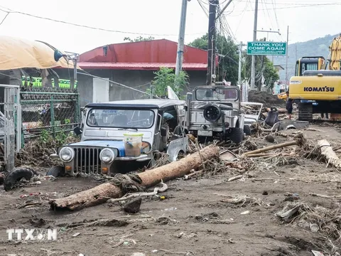 Philippines sơ tán hàng nghìn người trước bão Toraji