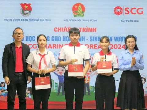 Trao học bổng tặng 200 học sinh, sinh viên có hoàn cảnh khó khăn