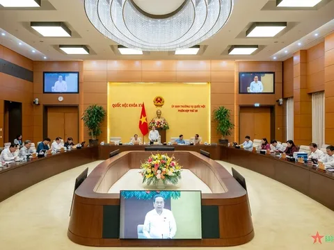 Khai mạc phiên họp thứ 39 của Ủy ban Thường vụ Quốc hội