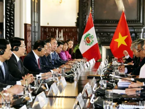 Chủ tịch nước Lương Cường hội đàm với Tổng thống Peru Dina Ercilia Boluarte Zegarra