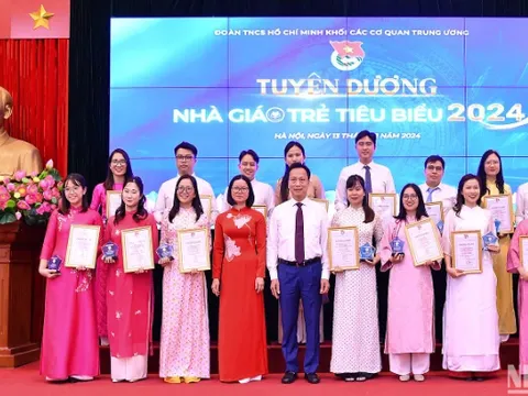 Tuyên dương 17 "Nhà giáo trẻ tiêu biểu" Khối các cơ quan Trung ương