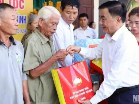 Thường trực Ban Bí thư Trần Cẩm Tú dự Ngày hội Đại đoàn kết dân tộc tại tỉnh Thái Bình