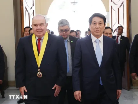 Lễ trao chìa khóa thành phố Lima tặng Chủ tịch nước Lương Cường