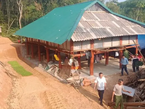 Nỗ lực ổn định cuộc sống người dân sau mưa lũ, sạt lở
