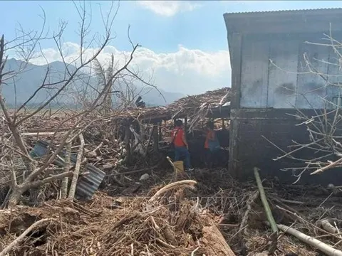 Philippines khẩn trương sơ tán hàng nghìn người dân trước khi bão Man-yi đổ bộ