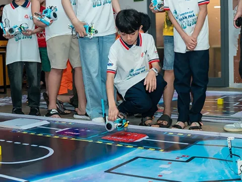 Hàng trăm "kỹ sư robot nhí" tranh tài về chủ đề vũ trụ