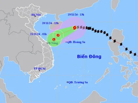 Bão số 9 đang suy yếu trên Biển Đông