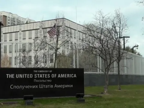 Ukraine: Hàng loạt Đại sứ quán nước ngoài ở Kiev đóng cửa do lo ngại không kích