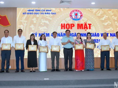 Cà Mau họp mặt mừng Ngày Nhà giáo Việt Nam