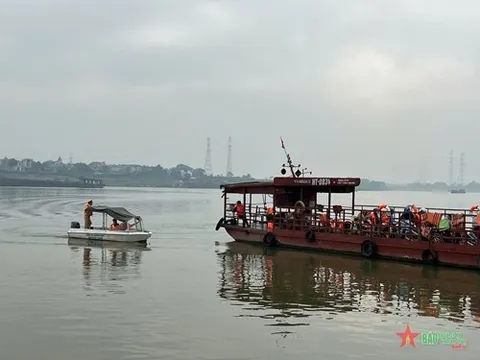 Tăng cường kiểm soát phương tiện đường thủy vào cao điểm cuối năm