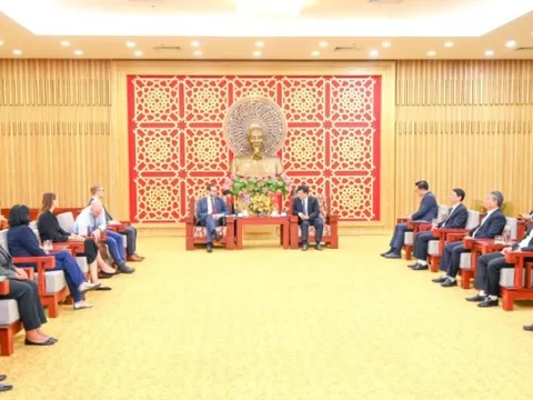 Đoàn công tác Đại sứ quán Anh tại Việt Nam thăm, làm việc tại Nghệ An
