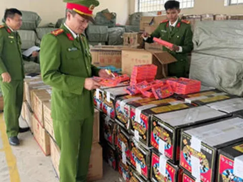Thanh Hóa bắt giữ 3 đối tượng buôn, bán hơn 1,2 tấn pháo nổ