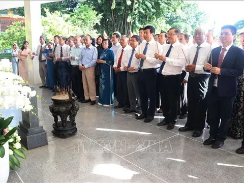 Trang trọng lễ giỗ lần thứ 95 cụ Phó bảng Nguyễn Sinh Sắc