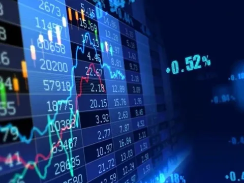 VN-Index giữ được sắc xanh, thanh khoản thấp