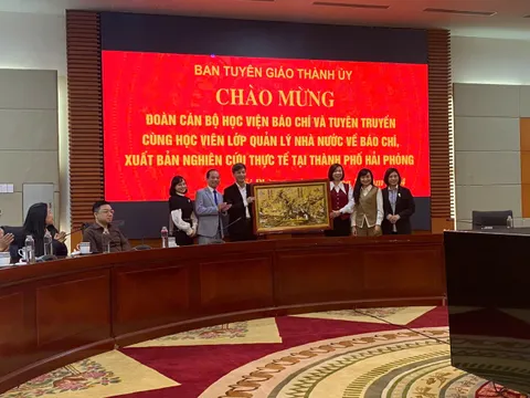 Đoàn cán bộ Học viện Báo chí và Tuyên truyền tổ chức nghiên cứu thực tế tại thành phố Hải Phòng