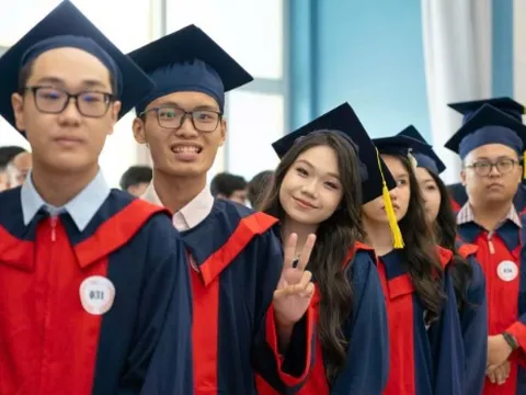 Trường đại học Việt Đức tổ chức Lễ tốt nghiệp và khai giảng năm học 2024-2025